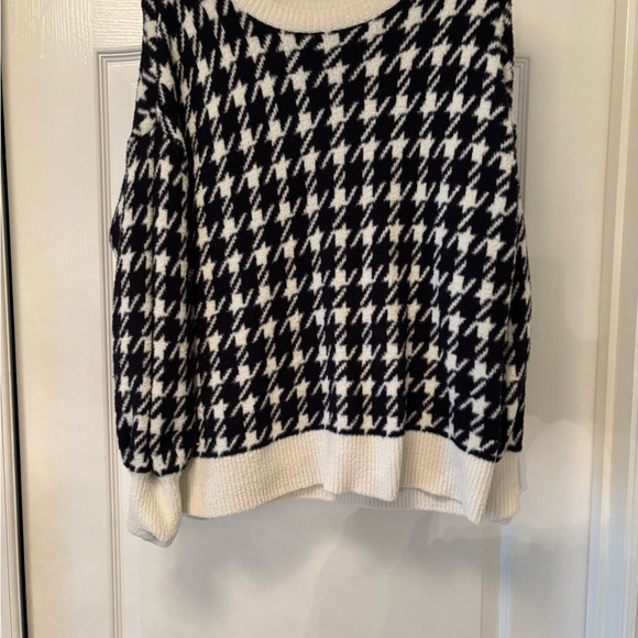 LOFT Size 10 Black and White Houndstooth Sweater - Picture 4 of 5